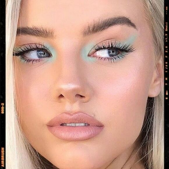 MAC Matte Eyeshadow - Shade Mint Condition - Picture 10 of 17